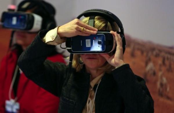 2016-01-daniel-nadler-samsung-oculus-vr-large.jpg