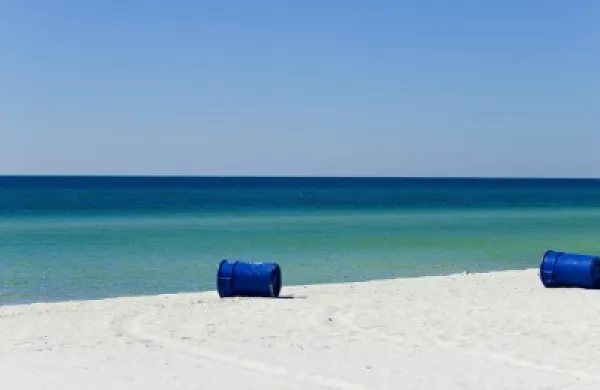 2016-01-gmtl-jpm-perfect-beach-buckets-pension-large.jpg