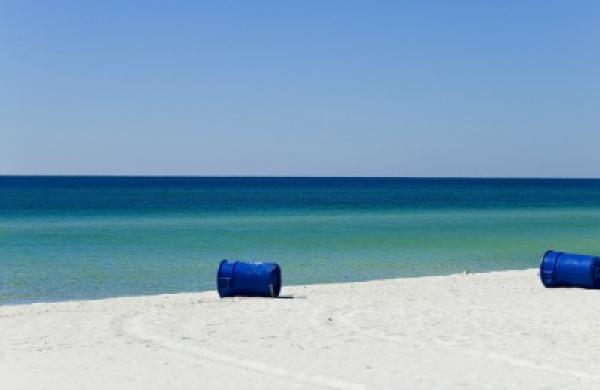 2016-01-gmtl-jpm-perfect-beach-buckets-pension-large.jpg