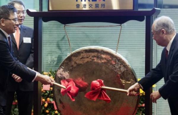 2016-02-da-hong-kong-stock-exchange-gong-large.jpg