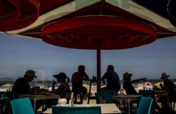 2016-02-dan-weil-brazil-real-copacabana-large.jpg