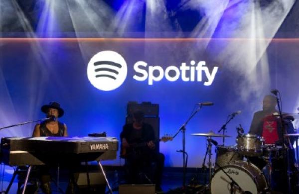 2016-02-peter-denious-spotify-questlove-dangelo-large.jpg
