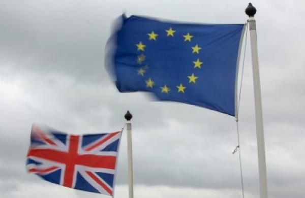 2016-03-da-brexit-eu-uk-flags-large.jpg