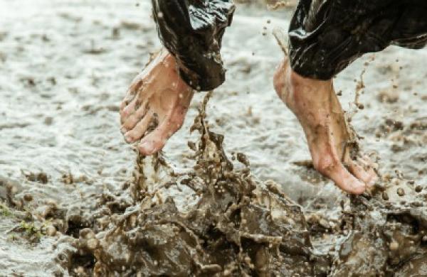 2016-05-gmtl-jpm-muddy-feet-emerging-markets-debt-large.jpg