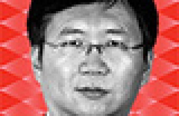 2016-05-tom-johnson-all-asia-research-team-yankun-hou-small.jpg