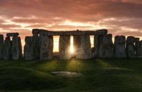 2016-06-da-weekender-summer-solstice-stonehenge-large.jpg