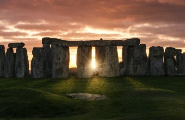 2016-06-da-weekender-summer-solstice-stonehenge-large.jpg