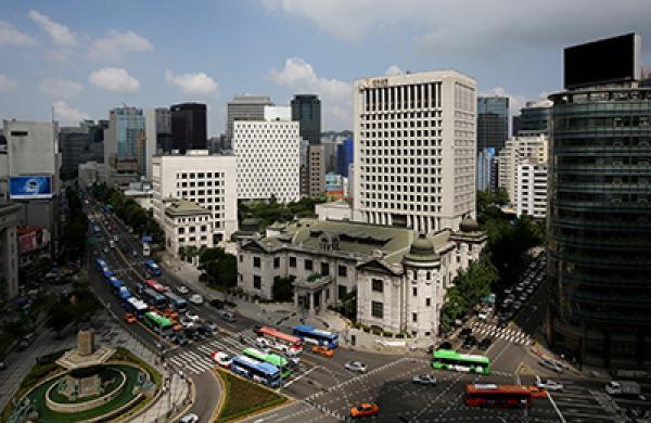 2016-08-uw-jason-mitchell-sk-seoul-large.jpg