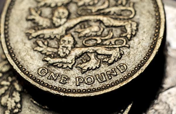 2016-08-uw-patrick-artus-brexit-pound-large.jpg