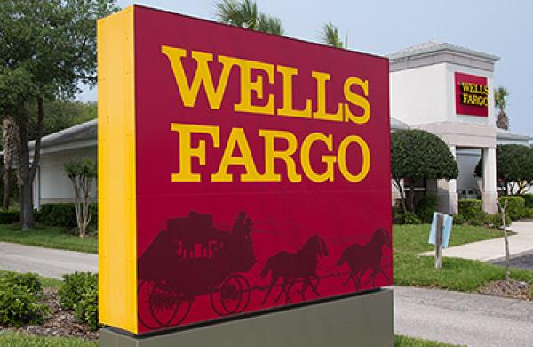 2016-10-julie-segal-wells-fargo-scandal-lg.jpg