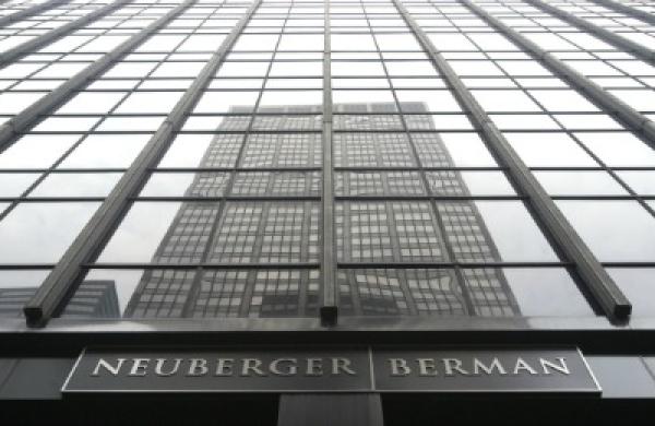 2016-october-juliesegal-neuberger-berman-401k-lg.jpg