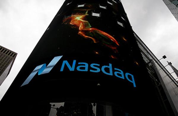 2017-09-christine-idzelis-nasdaq-evestment-large.jpg