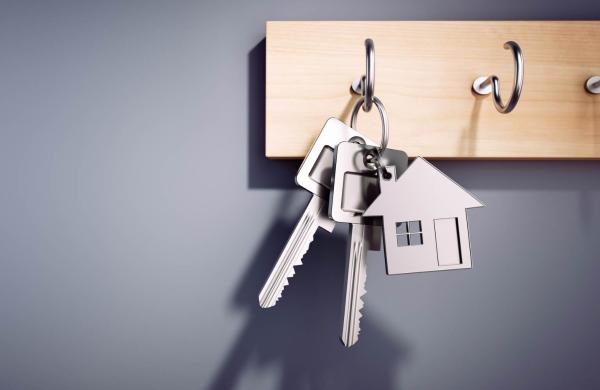 Hanging House Keys with Keyring