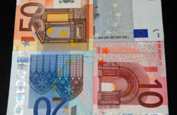 250x215-euro-display.jpg