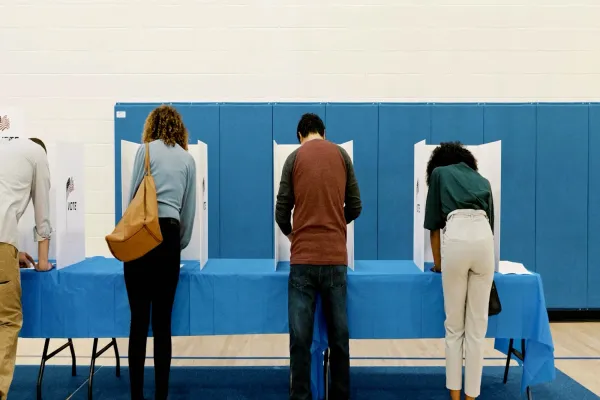 How the Fed Usually Handles Rates Near an Election