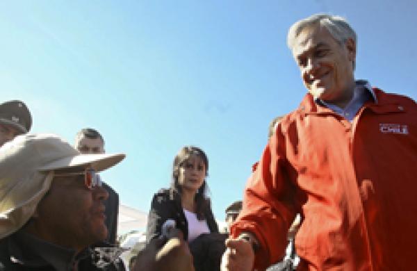 Possible contact with Chilean miners was delayed until Monday