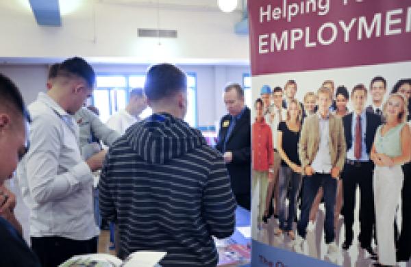 330x160-job-market2.jpg