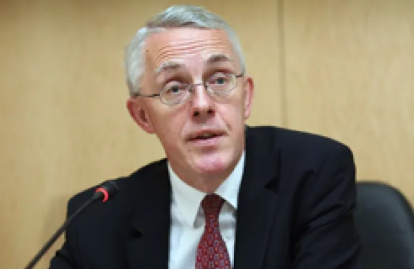 330x160-john-vickers.jpg