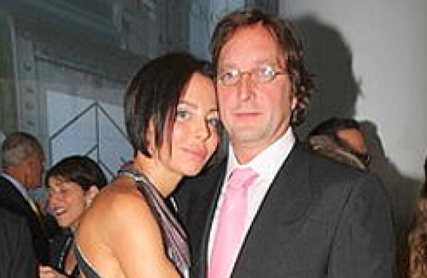 330x160falconeandwife.jpg