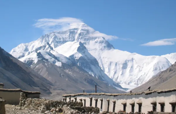 am-everest-large.jpg