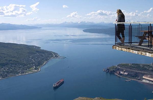 am-norway-large.jpg