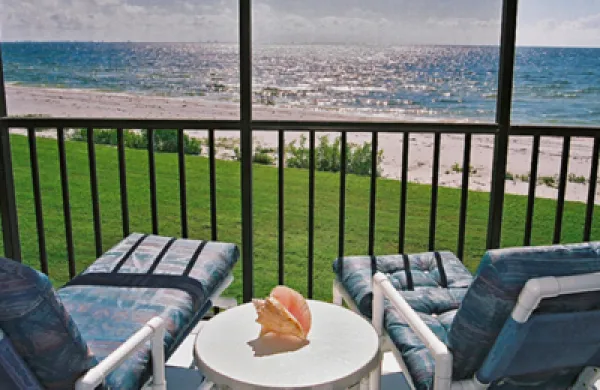 balcony-large.jpg