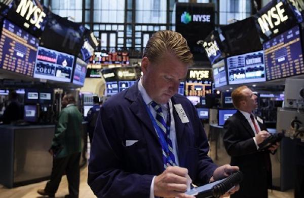 U.S. Stocks Rise as Investors Weigh Central Bank Stimulus Pace