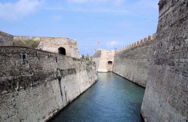 moat-big.jpg