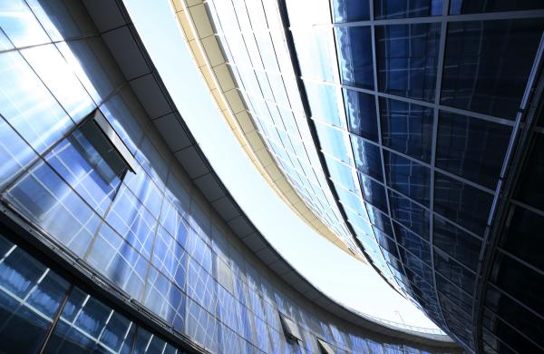 Glass curtain wall