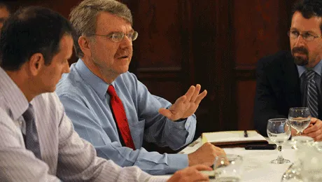 07-us-fea-roundtable-large-animated.gif