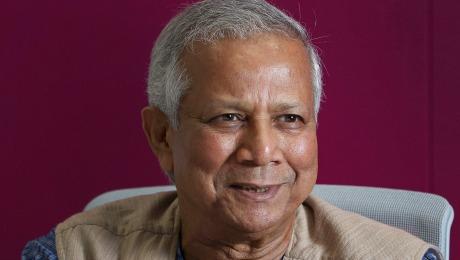 2013-11-jeff-kutler-muhammad-yunus-microfinance-large.jpg