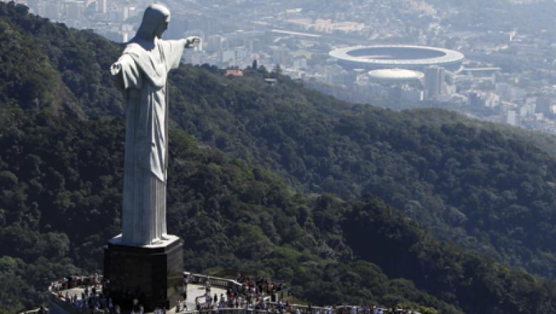 03-in-fea-rio-mountain-lg.jpg