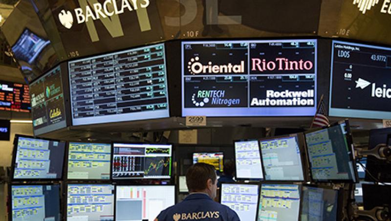U.S. Stocks Fall as Investors Face Government Shutdown
