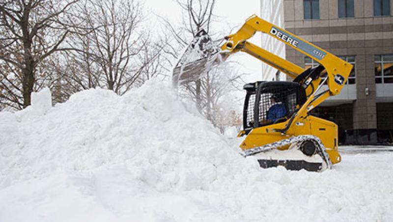 U.S. Northeast Digs Out From Winter Storm as Cold Bite Nears