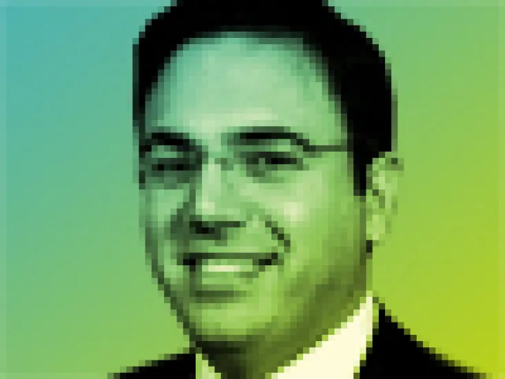 2014-07-tom-johnson-emerging-emea-research-team-faisal-al-azmeh-small.jpg