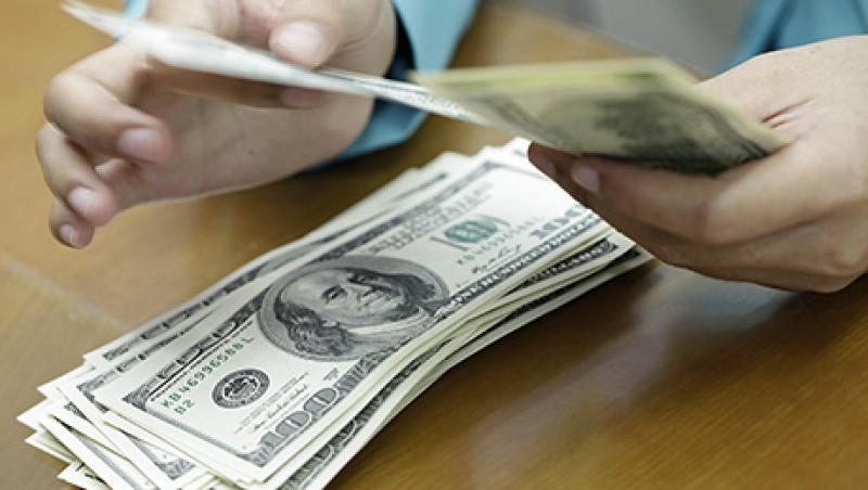 Stock Boards And Currency As Indonesian Rupiah, Stocks Plummet on Record Current-Account Gap Stock Boards And Currency As Indonesian Rupiah, Stocks Plummet on Record Current-Account Gap
