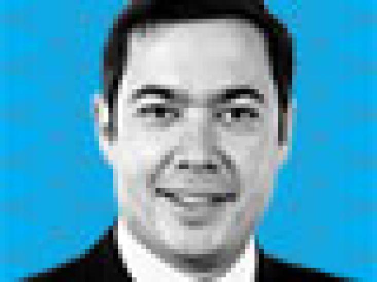 2015-07-tom-johnson-latin-american-research-team-marcelo-telles-small.jpg