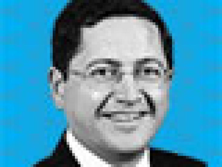 2015-07-tom-johnson-latin-american-research-team-marcos-buscaglia-small.jpg