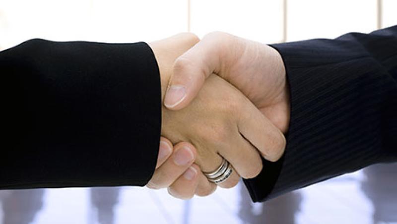 2015-10-jess-delaney-handshake-corporate-access-lg.jpg