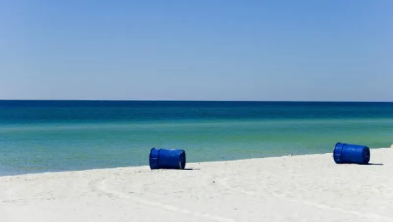 2016-01-gmtl-jpm-perfect-beach-buckets-pension-large.jpg