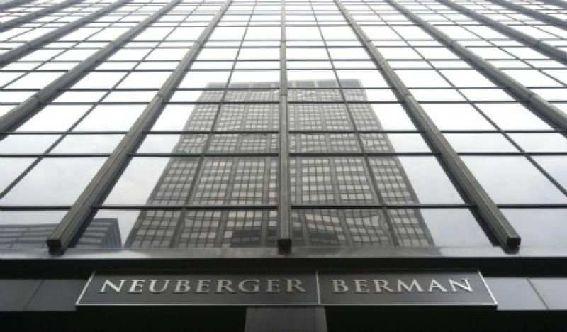 2016-october-juliesegal-neuberger-berman-401k-lg.jpg