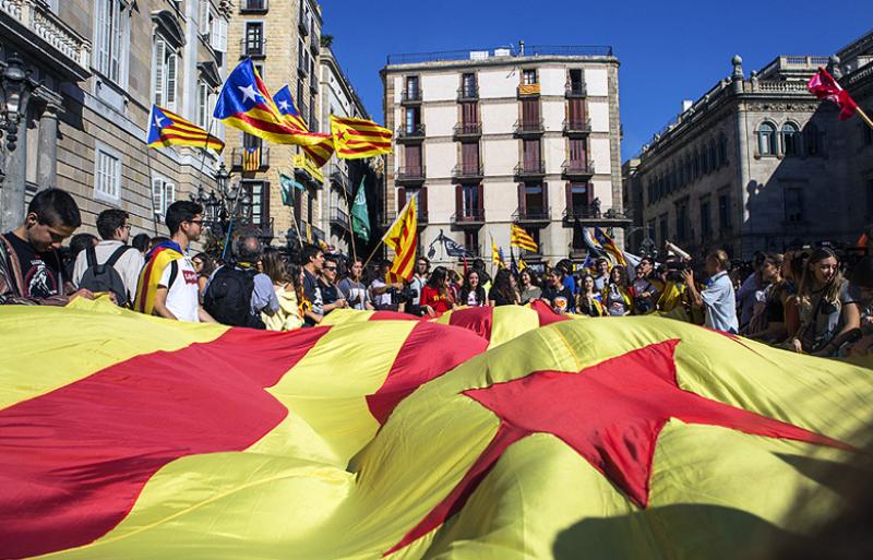 Demonstration outside the Generalitat regional government offices at Sant Jaume in Barcelona, Spain (Photo credit: Guillem Sartorio/Bloomberg) Demonstration outside the Generalitat regional government offices at Sant Jaume in Barcelona, Spain (Photo credit: Guillem Sartorio/Bloomberg)