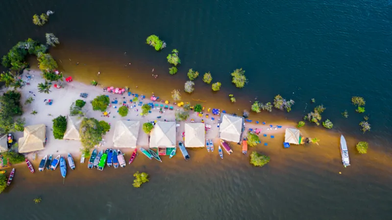 river changing direction 