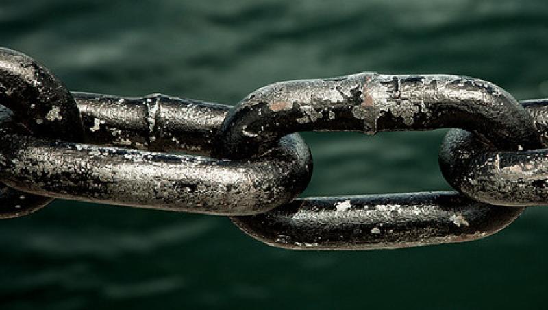 chains-big.jpg