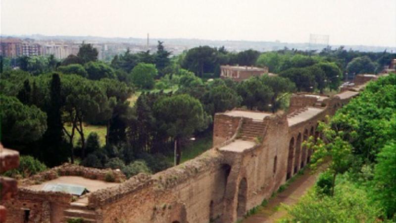 roma-mura01-large.jpg