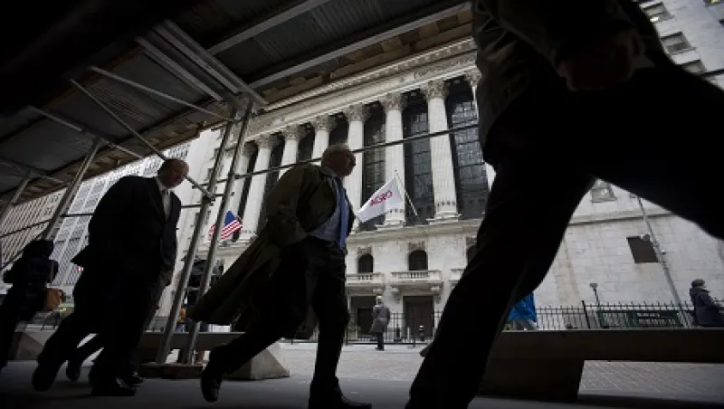 Dow Snaps 10-Day Rally as Consumer Confidence Declines Dow Snaps 10-Day Rally as Consumer Confidence Declines