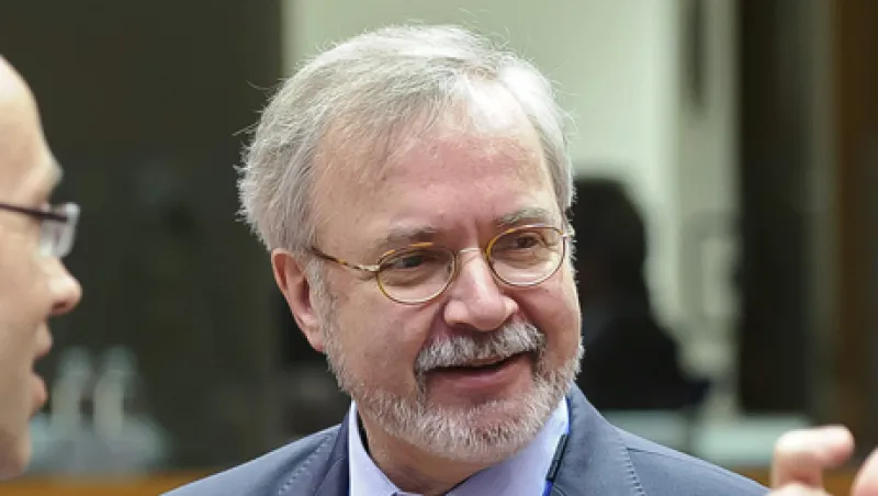 werner-hoyer-large.jpg